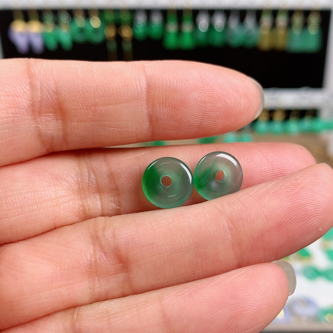 翡翠耳饰未镶嵌源*