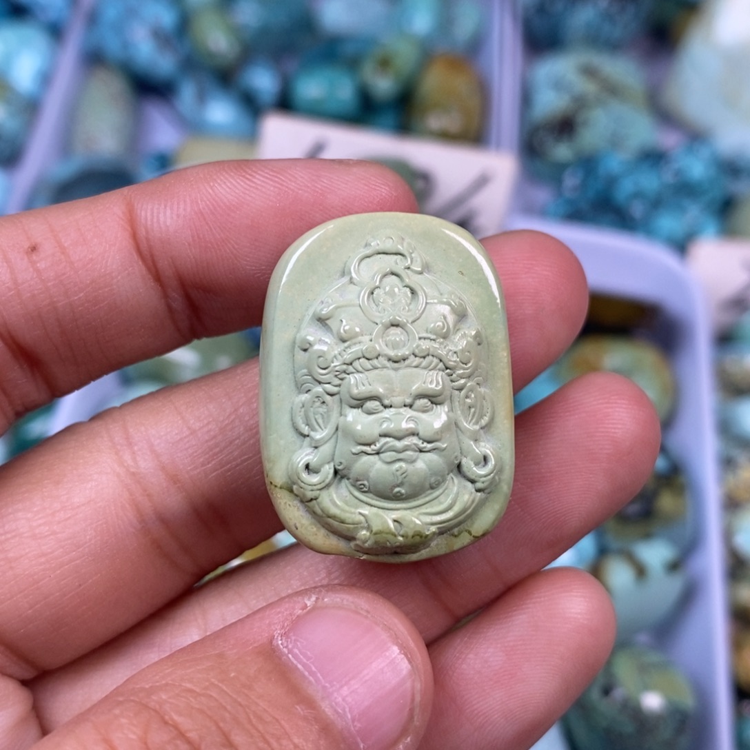 绿松石未镶嵌颈饰