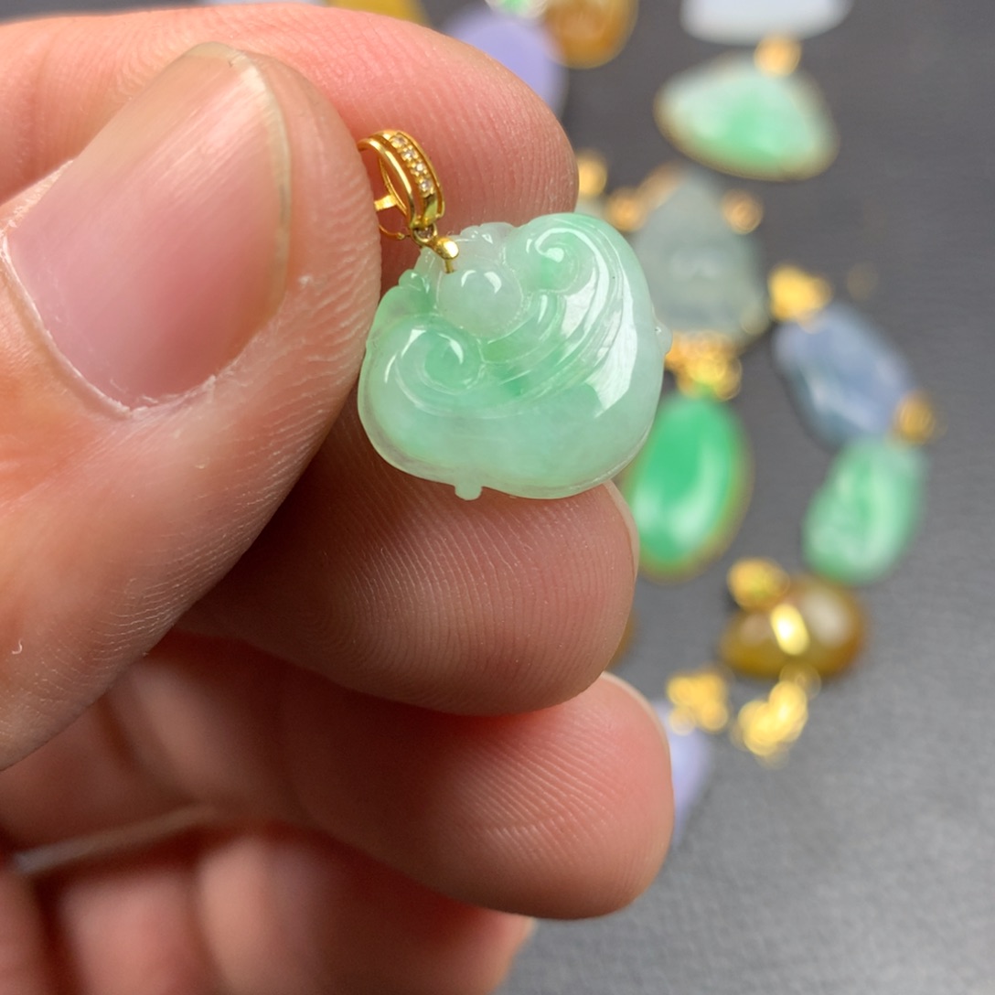 【闪购商品】颈饰18K金镶嵌翡翠翡翠