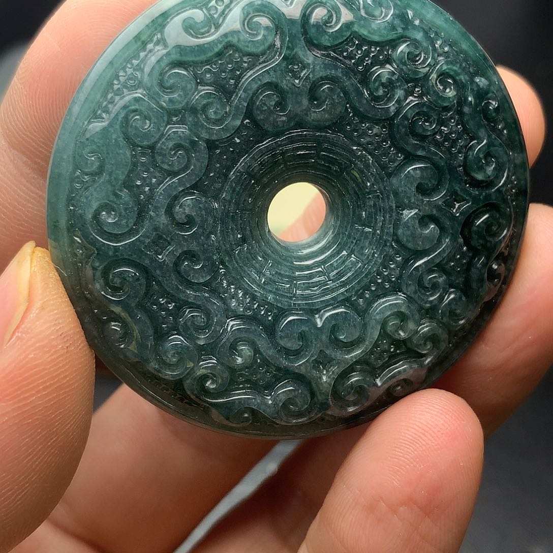 翡翠未镶嵌颈饰翡翠首饰和翡翠珠宝