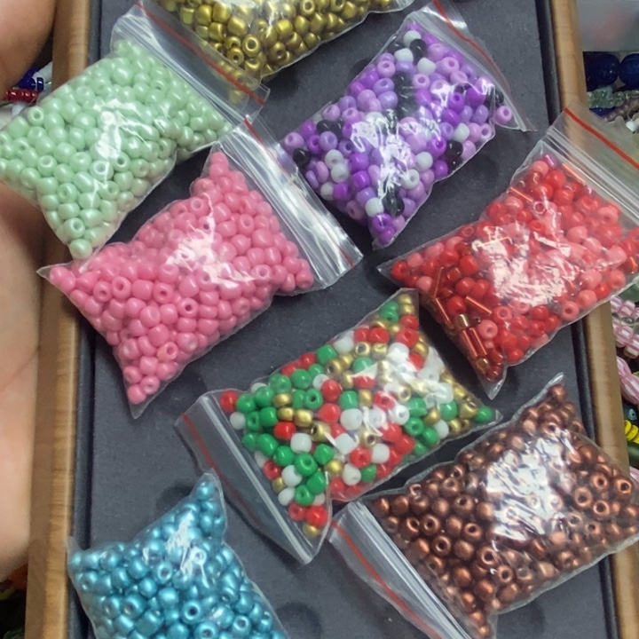 颈饰琉璃小米珠 琉璃 