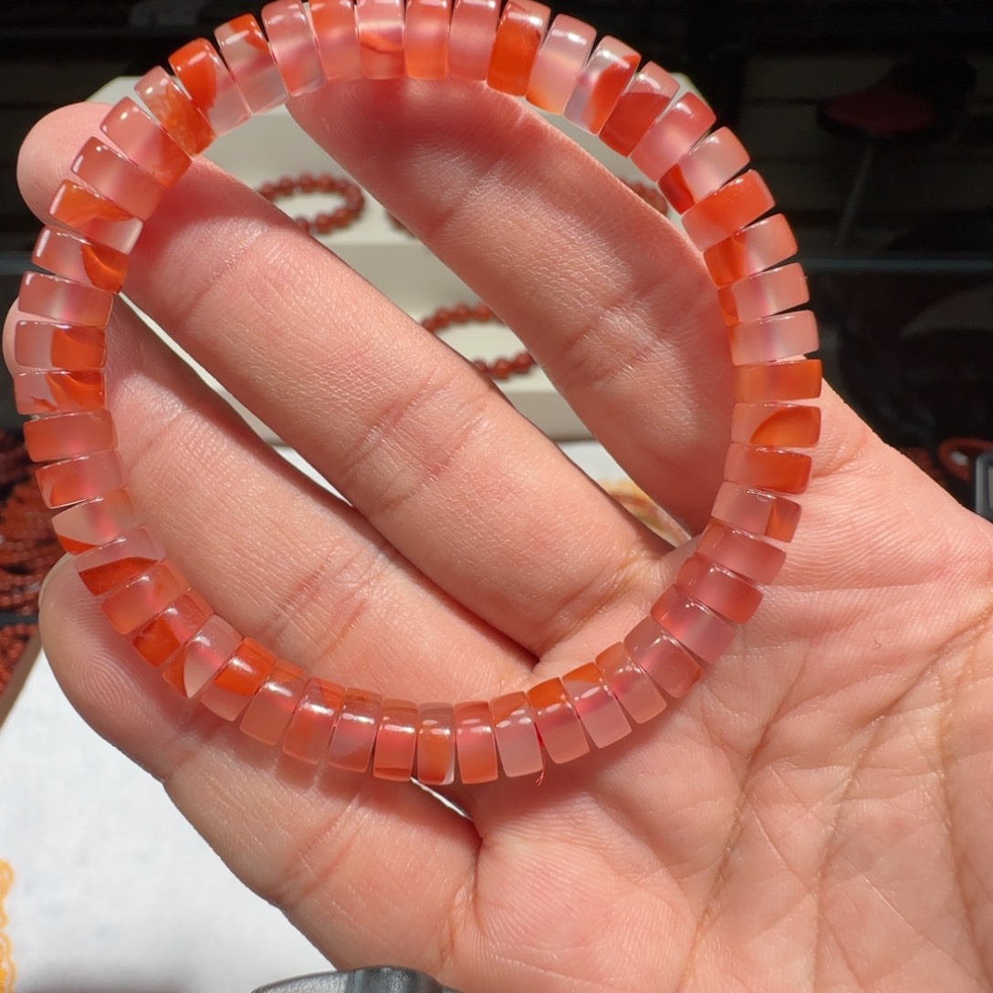 皮***蛋南红玛瑙未镶嵌手链