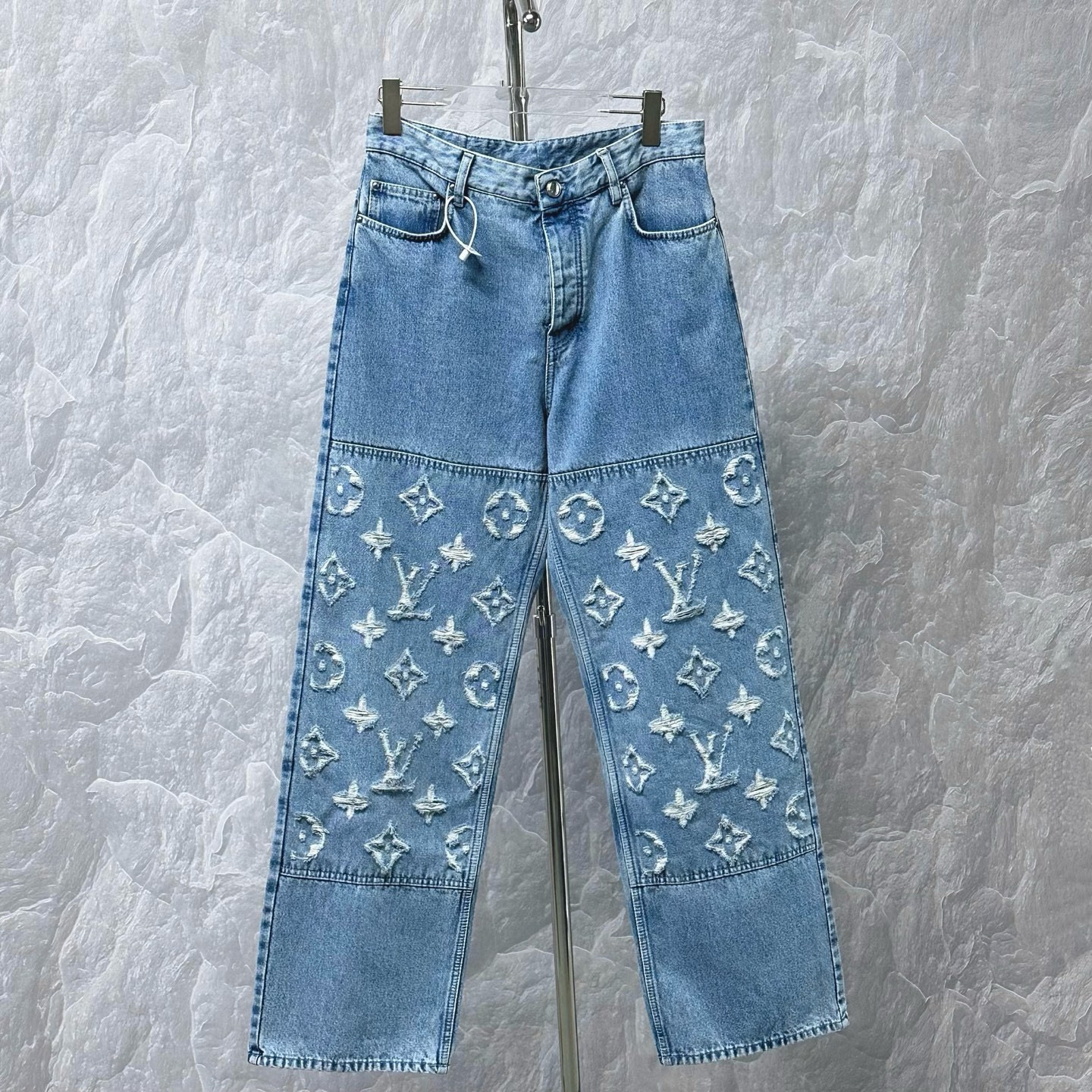未使用 LouisVuitton/路易威登 SS24 破坏logo牛仔长裤29码P02135