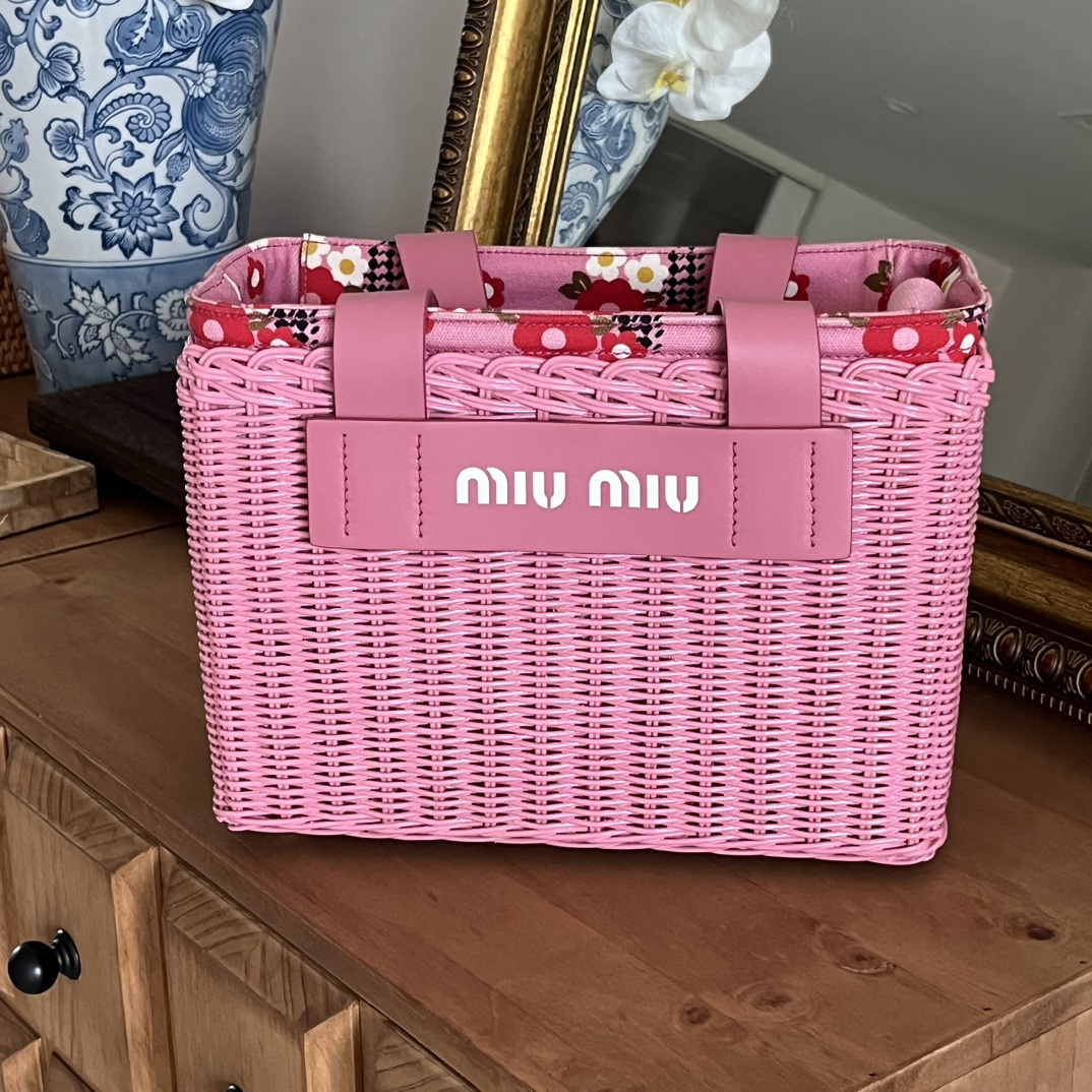 95新 MIU MIU/缪缪 千禧一代-粉色菜篮子斜挎包 -16040463