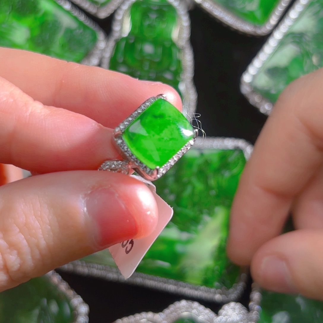 翡翠颈饰银S925镶嵌马鞍