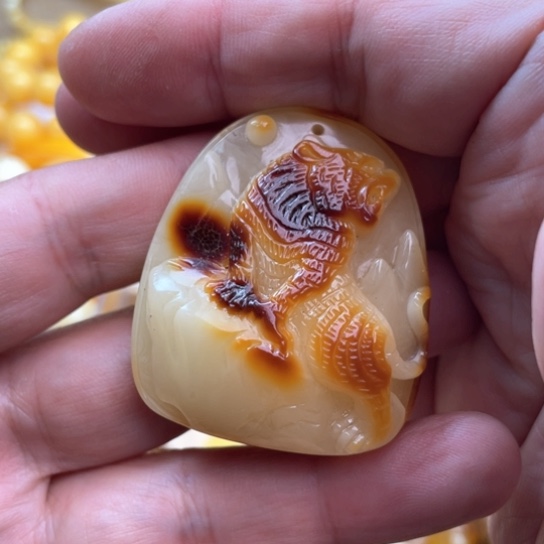 蜜蜡手串未镶嵌吊坠