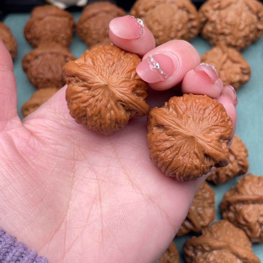 粥***.文玩核桃把件铁锤妹妹36