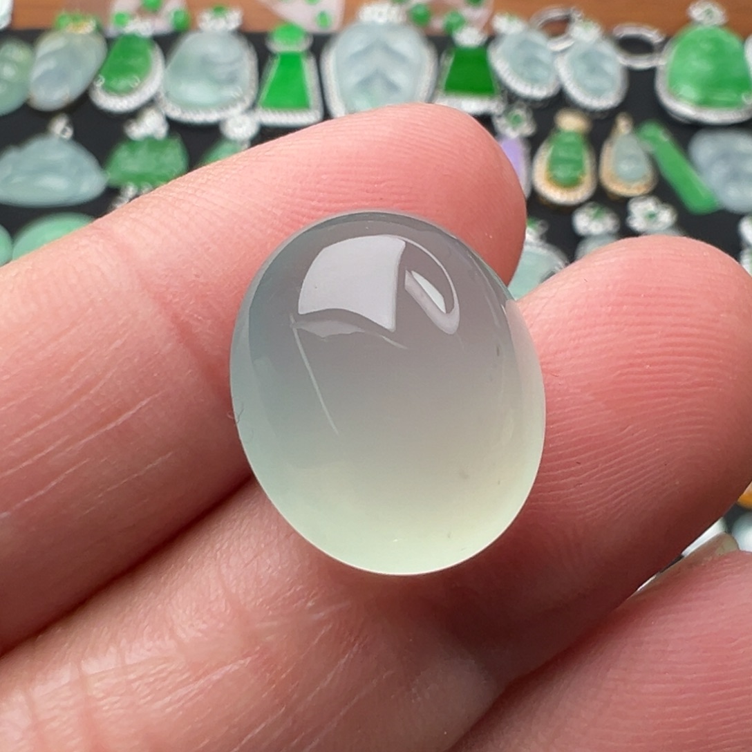 翡翠颈饰未镶嵌蛋面16.5