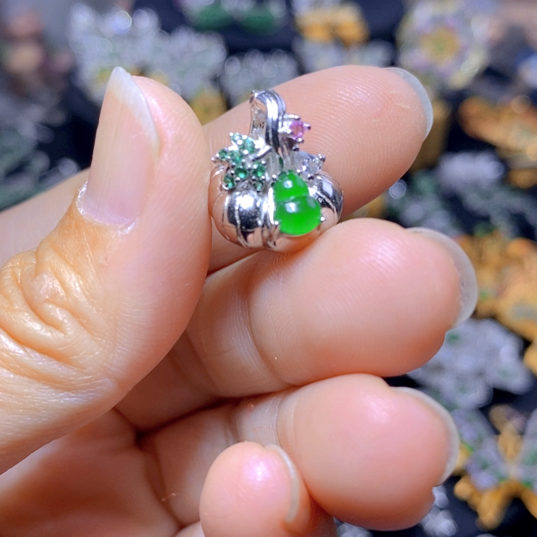 翡翠耳钉银S925镶嵌天然翡翠