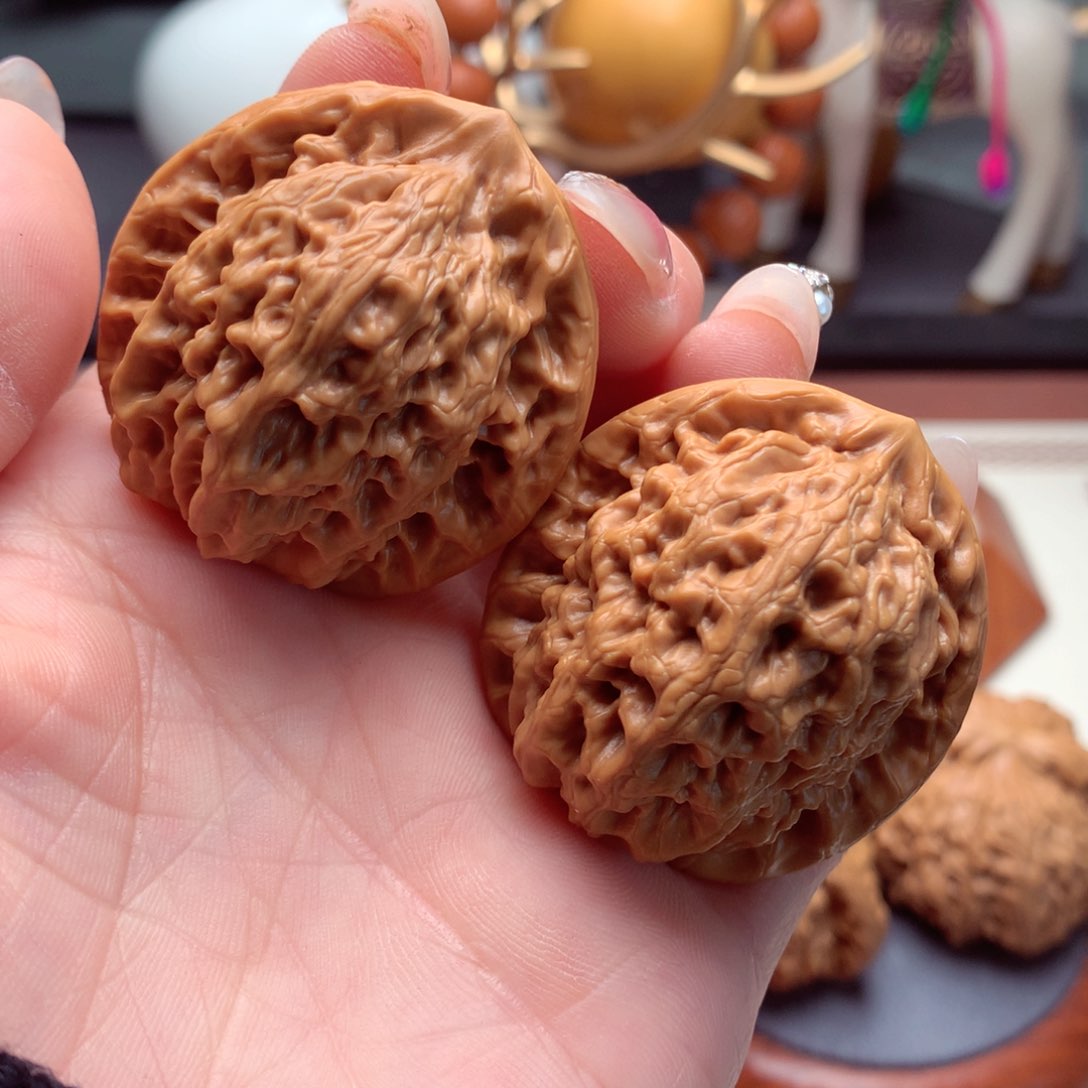 文玩核桃吊坠金公子。  6号