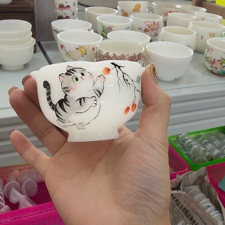 璞玉手绘釉上彩花瓣主人杯