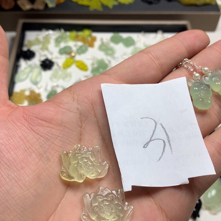 蛇纹石玉耳钉足银镀金镶嵌蓝*