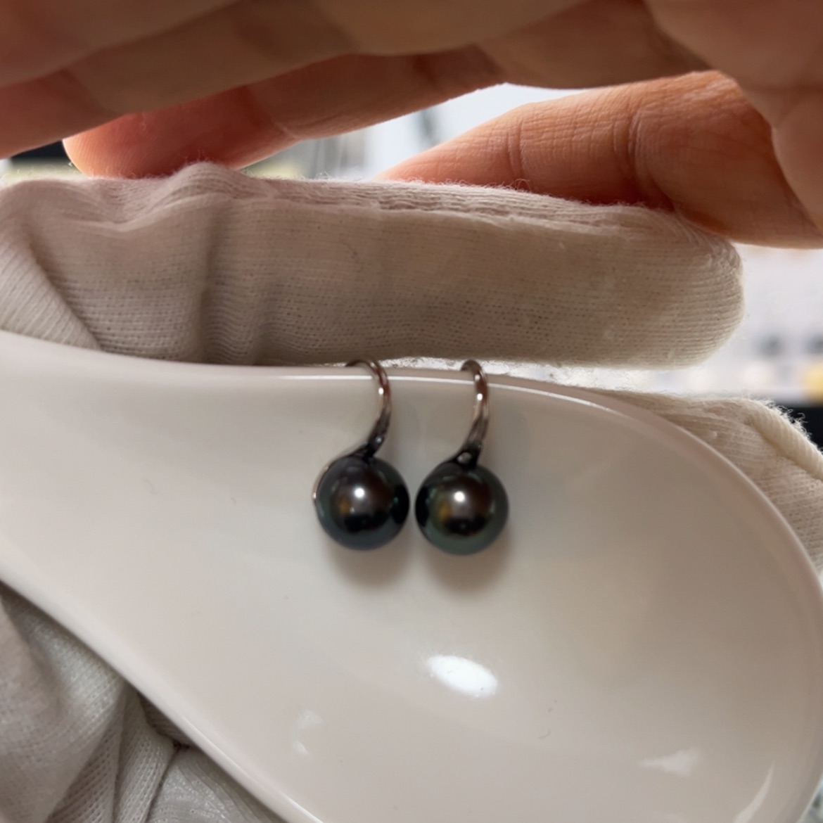 【闪购商品】海水珍珠耳饰银S925镶嵌8-9mm