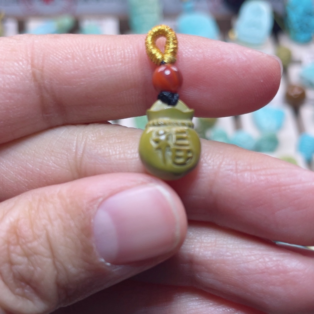 绿松石配饰未镶嵌