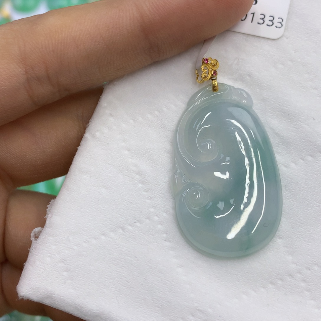 翡翠18K金镶嵌颈饰翡翠