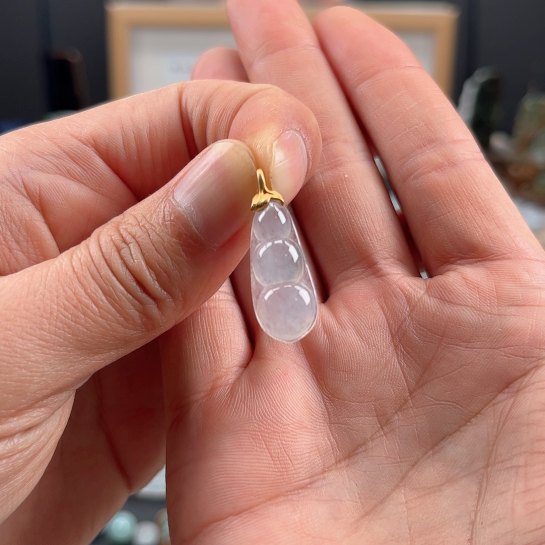 翡翠颈饰未镶嵌福豆