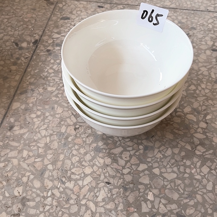 碗每****秒065号，微瑕碗盘，破损包赔补差价，不补发