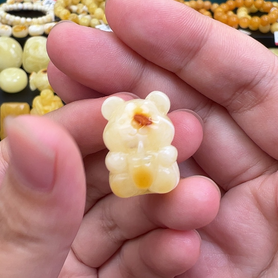琥珀手链未镶嵌熊