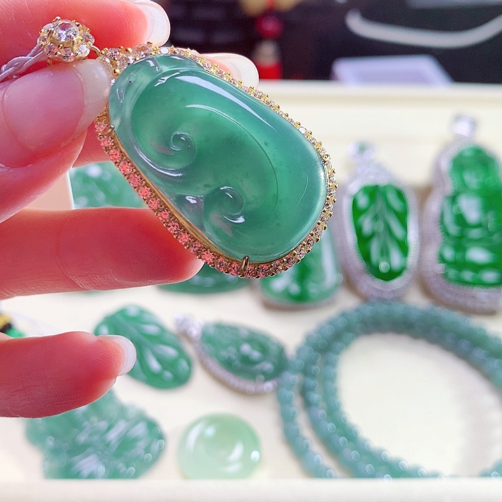 翡翠颈饰银S925镶嵌天然