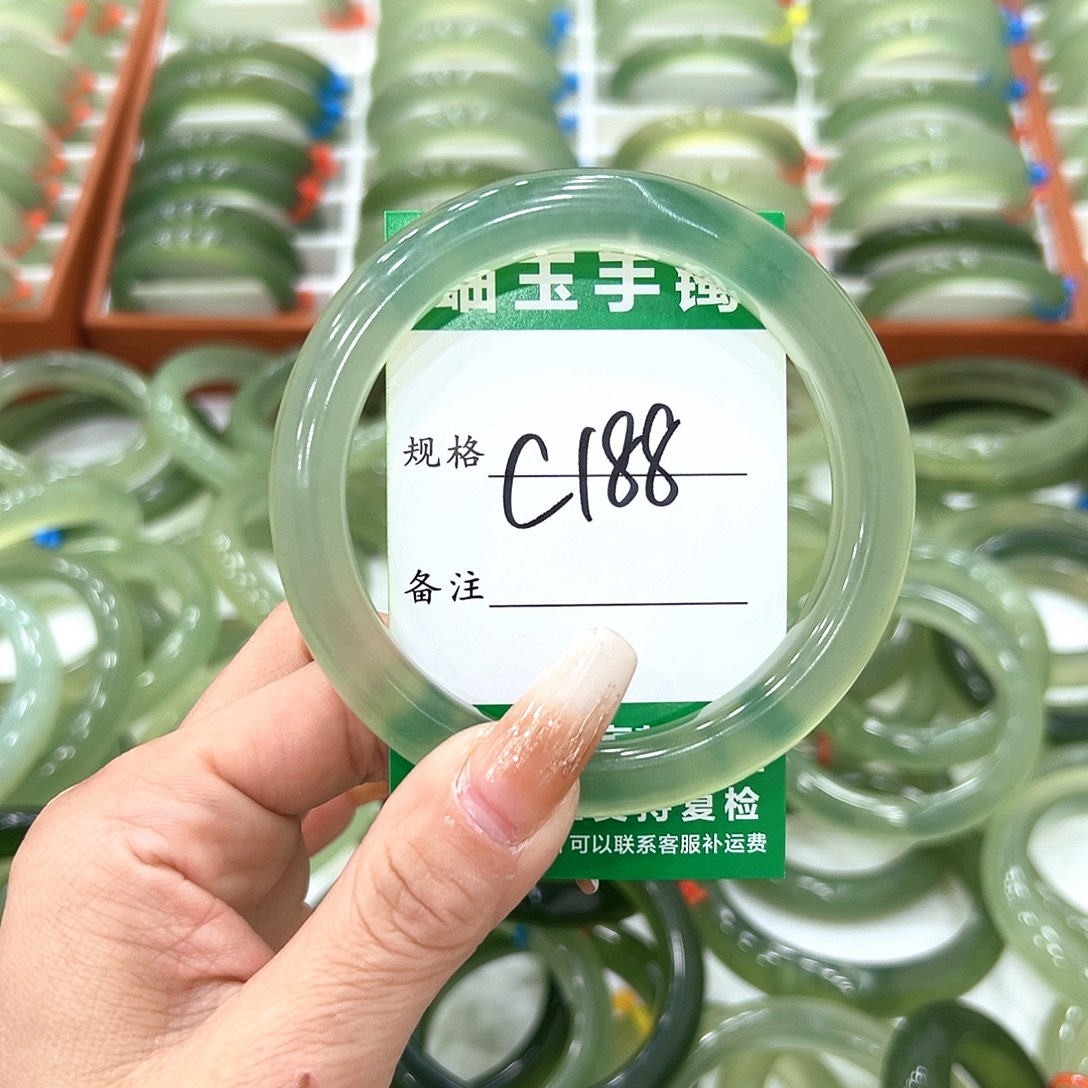 ￴***￴蛇纹石玉未镶嵌手镯