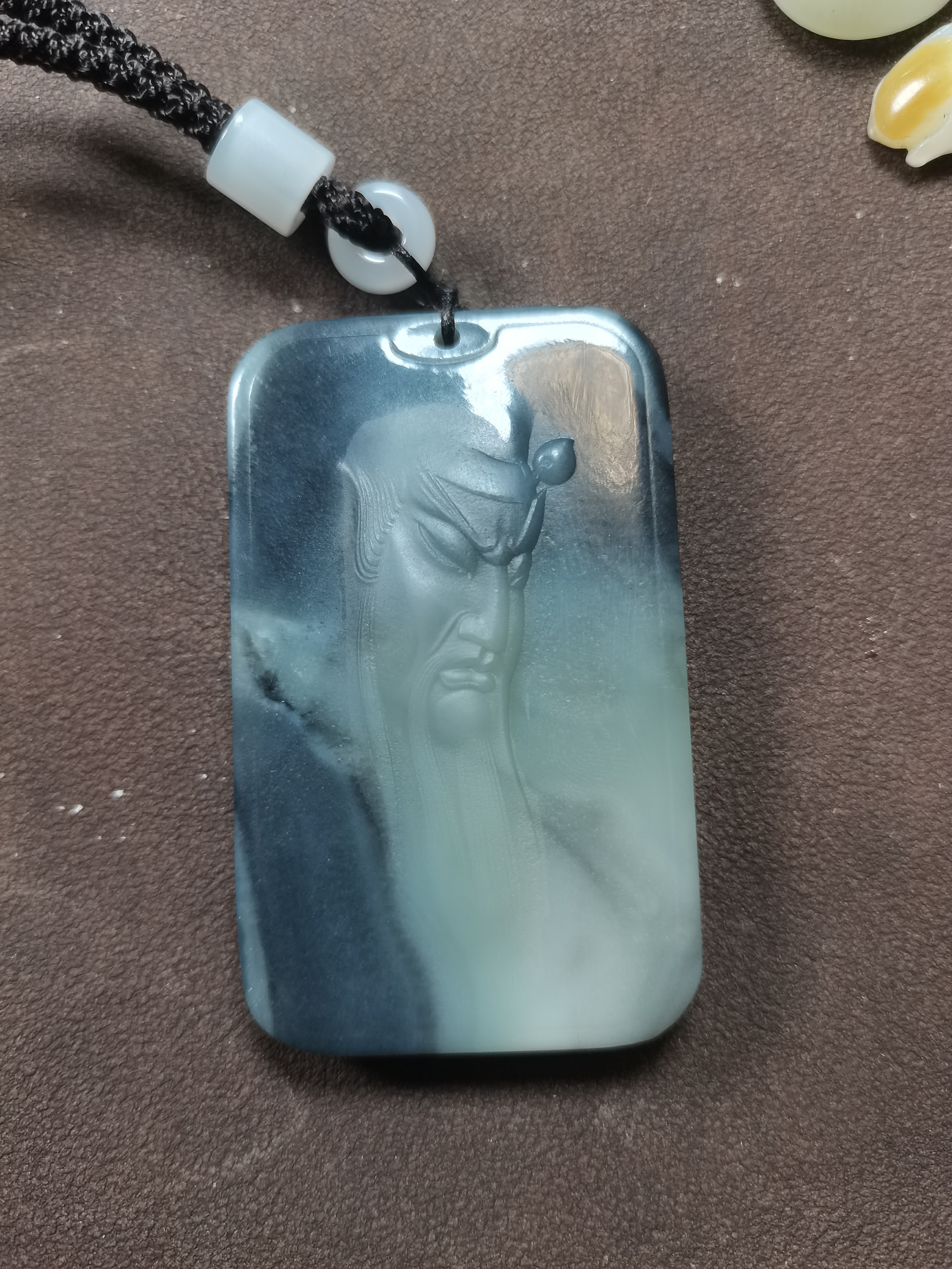 新疆和田玉吊坠。