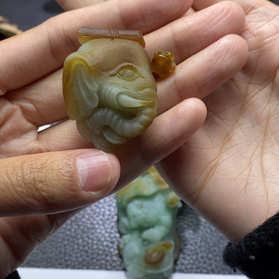 定制翡翠未镶嵌绪*