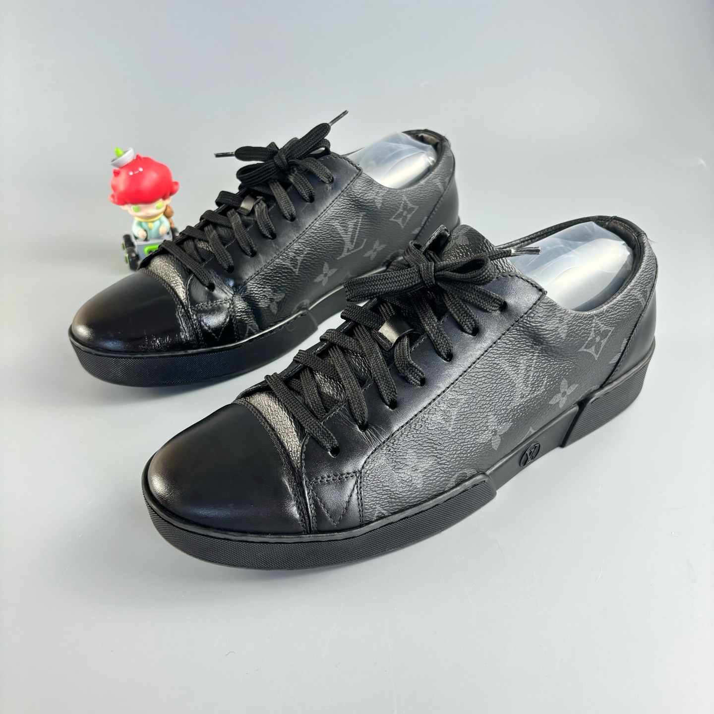 99新 LouisVuitton/路易威登 老花满印系带休闲鞋 39.5码 YLP2993