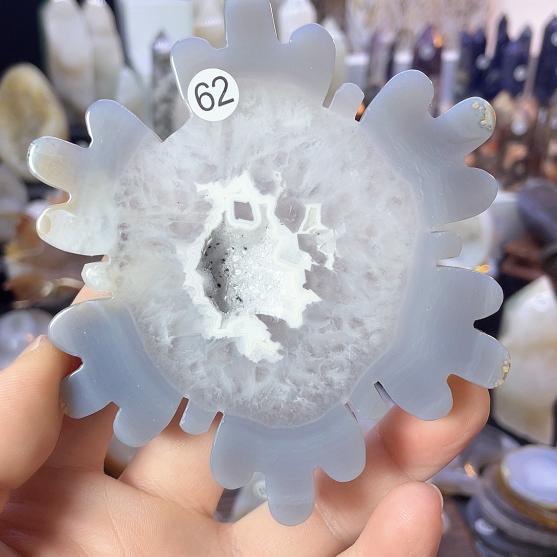 水晶码瑙晶洞雪花杯垫，摆件未镶嵌