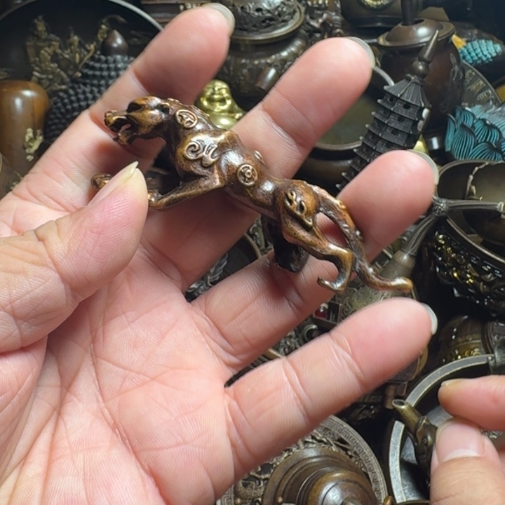 铜器摆件收收藏藏