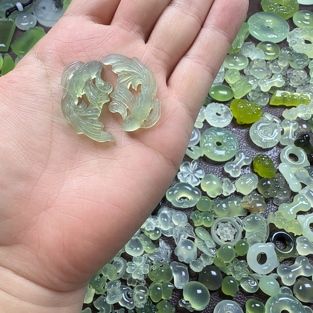 蛇纹石玉未镶嵌岫玉吊坠