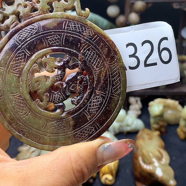 和田玉未镶嵌车挂