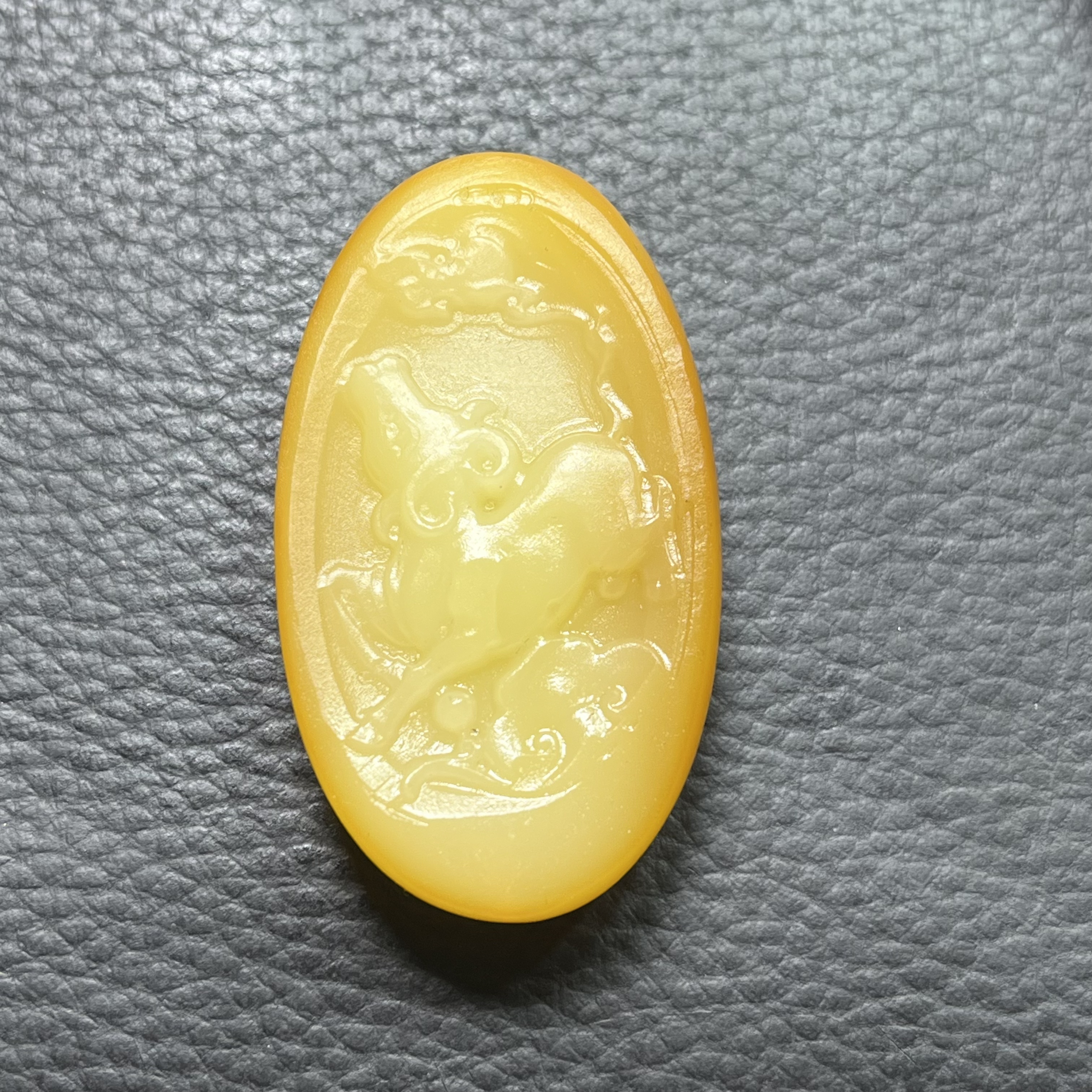 和田玉扭转乾坤吊坠挂件