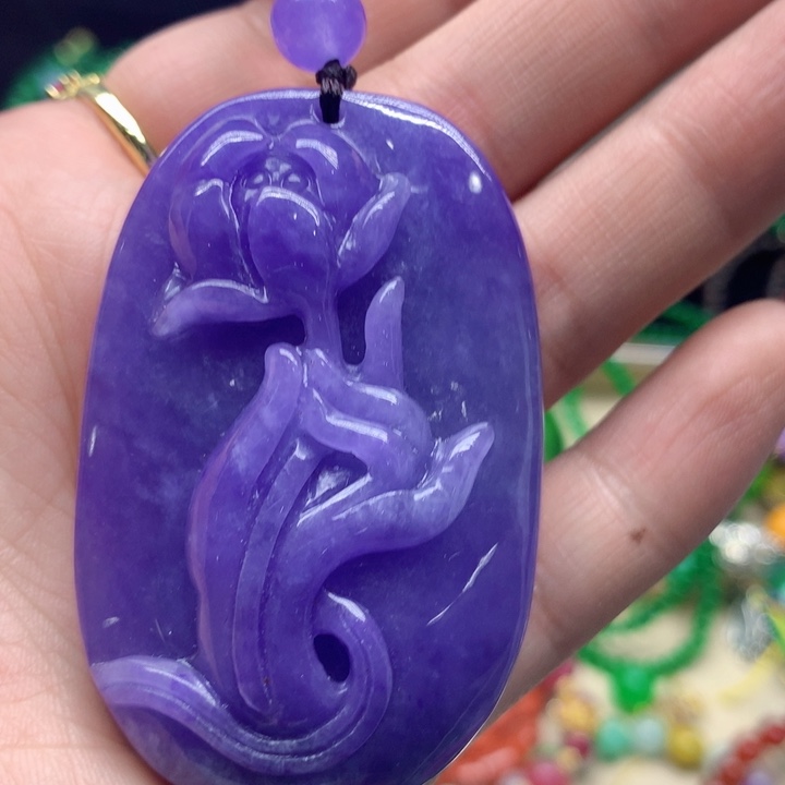 翡翠颈饰未镶嵌吊坠