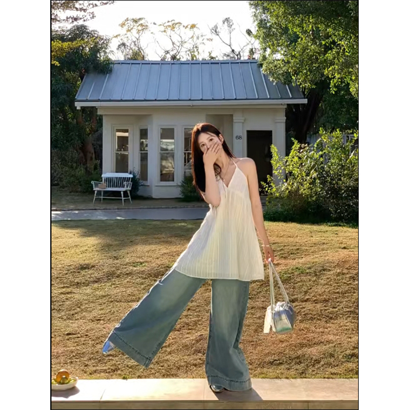 2025春季新款时尚韩系洋气高级感露背挂脖上衣高腰百搭显瘦牛仔裤