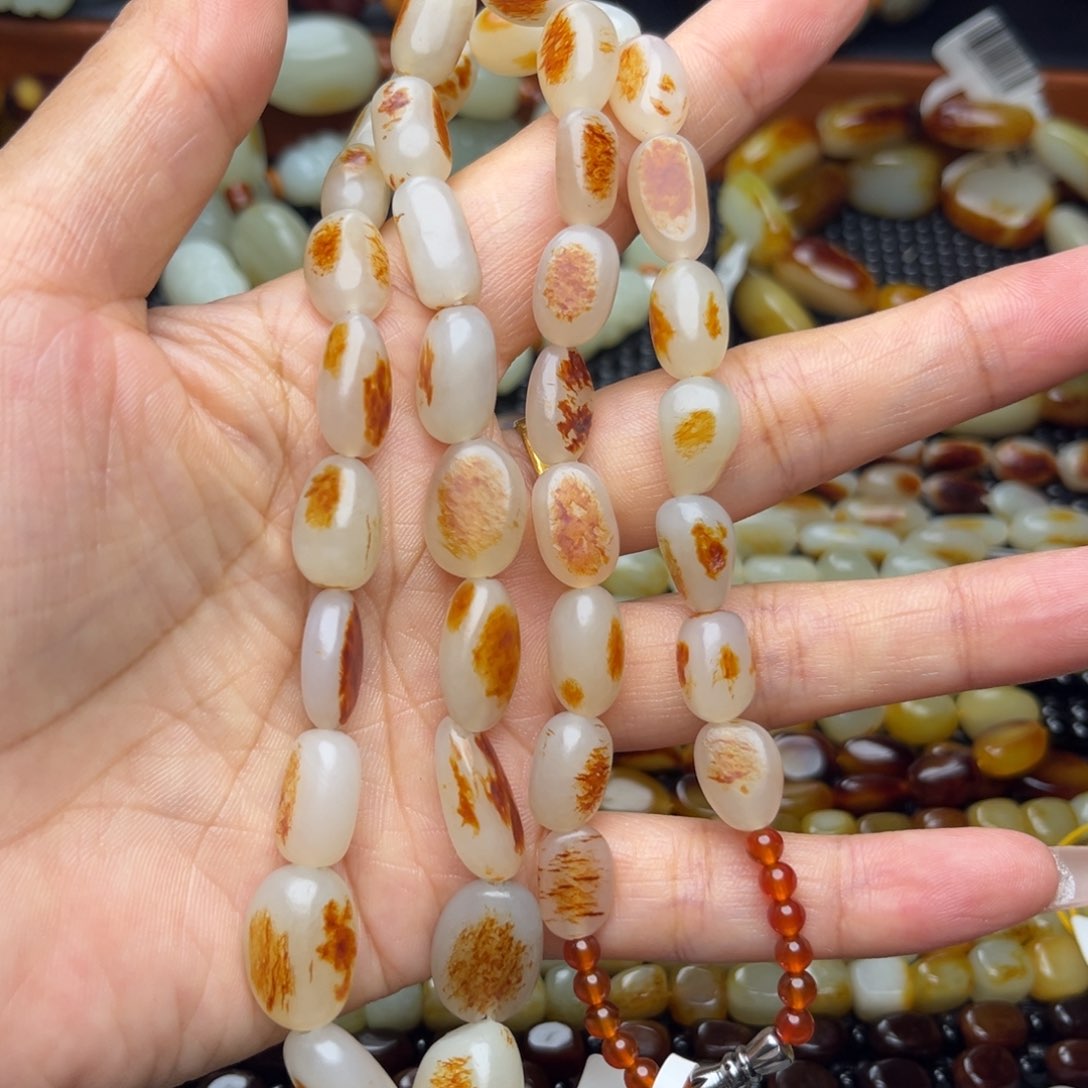 和田玉未镶嵌颈饰幸****人