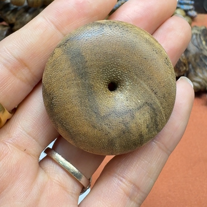 大叶紫檀（黑酸枝木类）