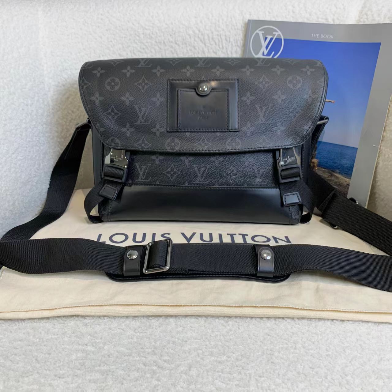 99新 LouisVuitton/路易威登 壹臻/黑老花voyager邮差包29778100