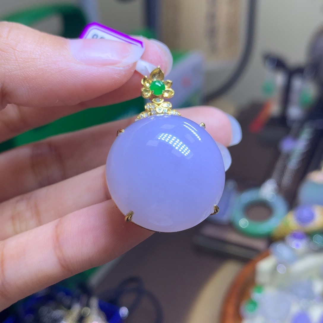 翡翠颈饰18K金镶嵌翡翠