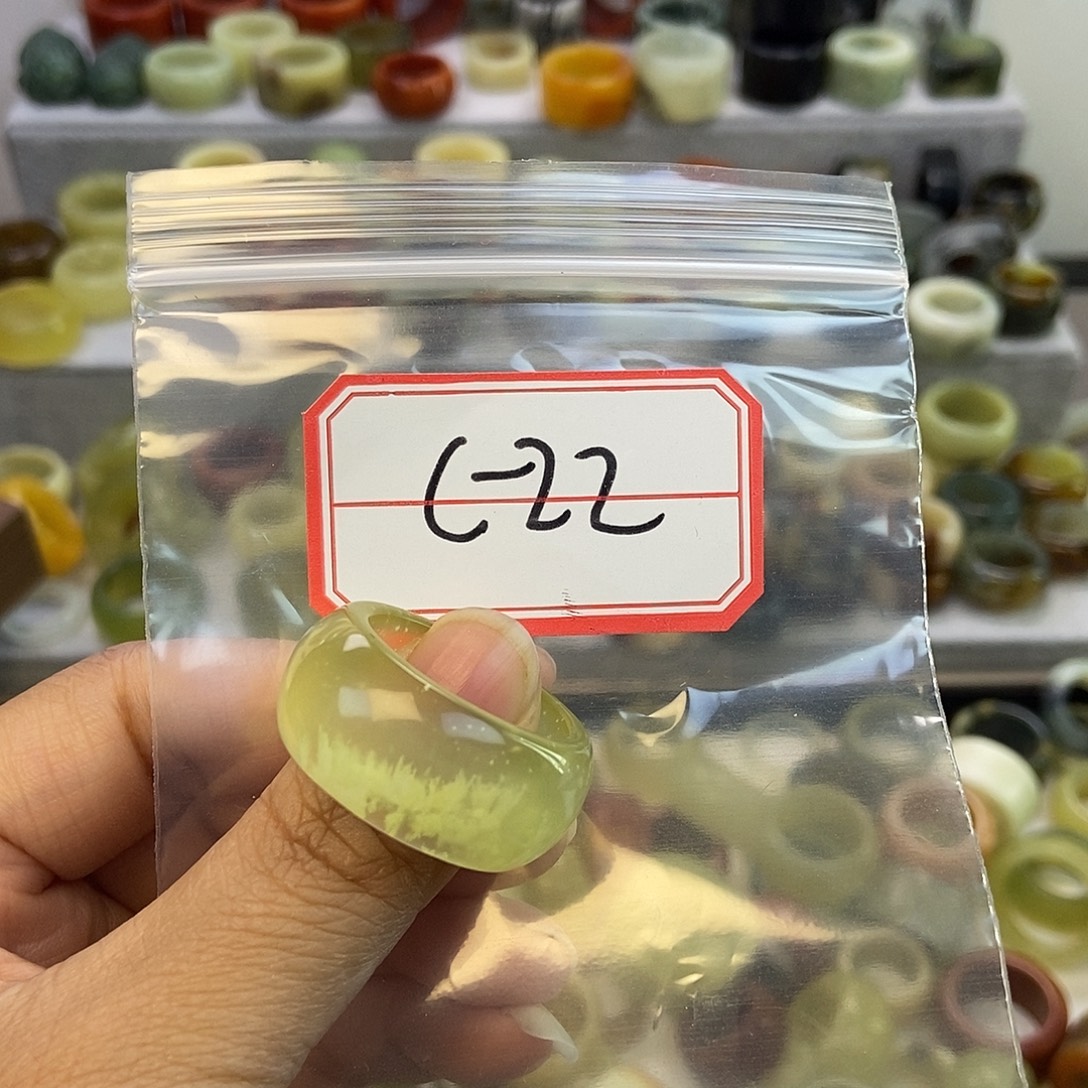 言***寸蛇纹石玉未镶嵌戒指