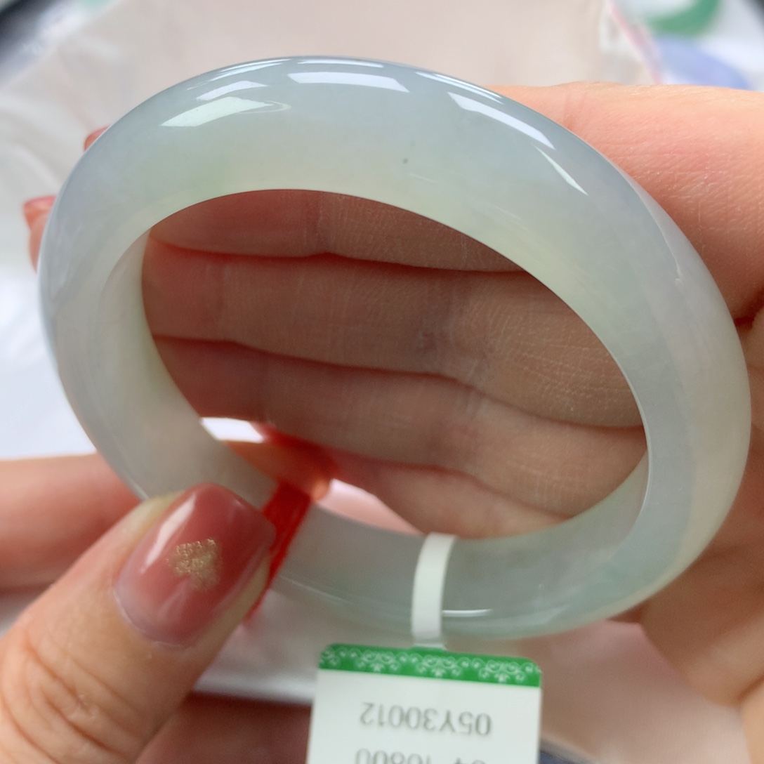 翡翠手镯未镶嵌54圈