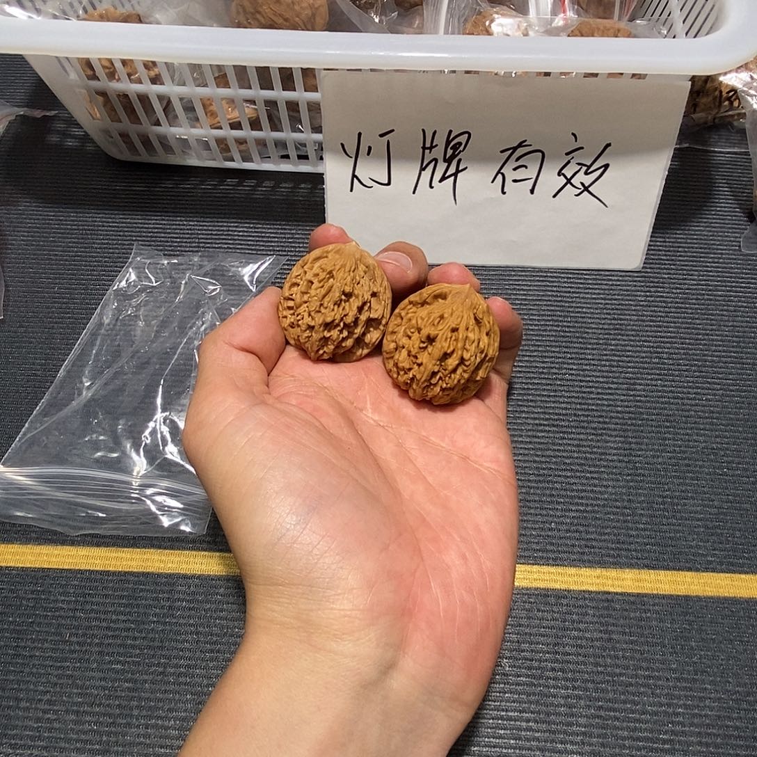 川***贝吊坠文玩核桃吊坠文玩核桃