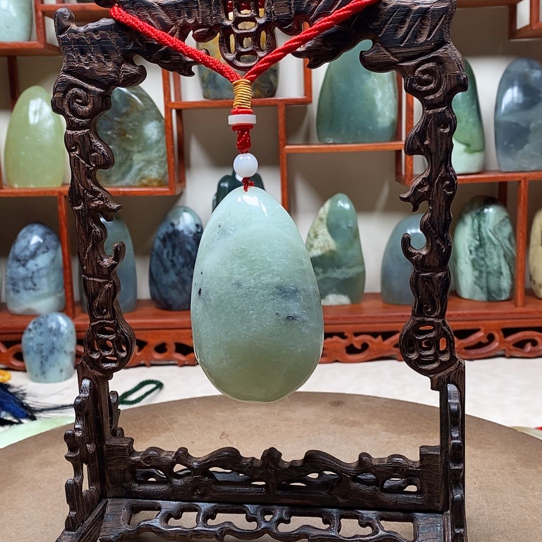 请****玉岫岩精品原石把件