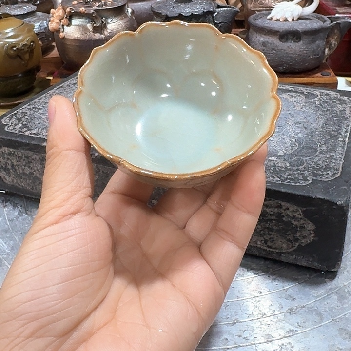 主人杯一个，瓷。。品茗瓷