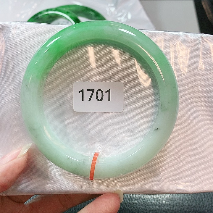 翡翠手镯未镶嵌天然翡翠手镯56.8