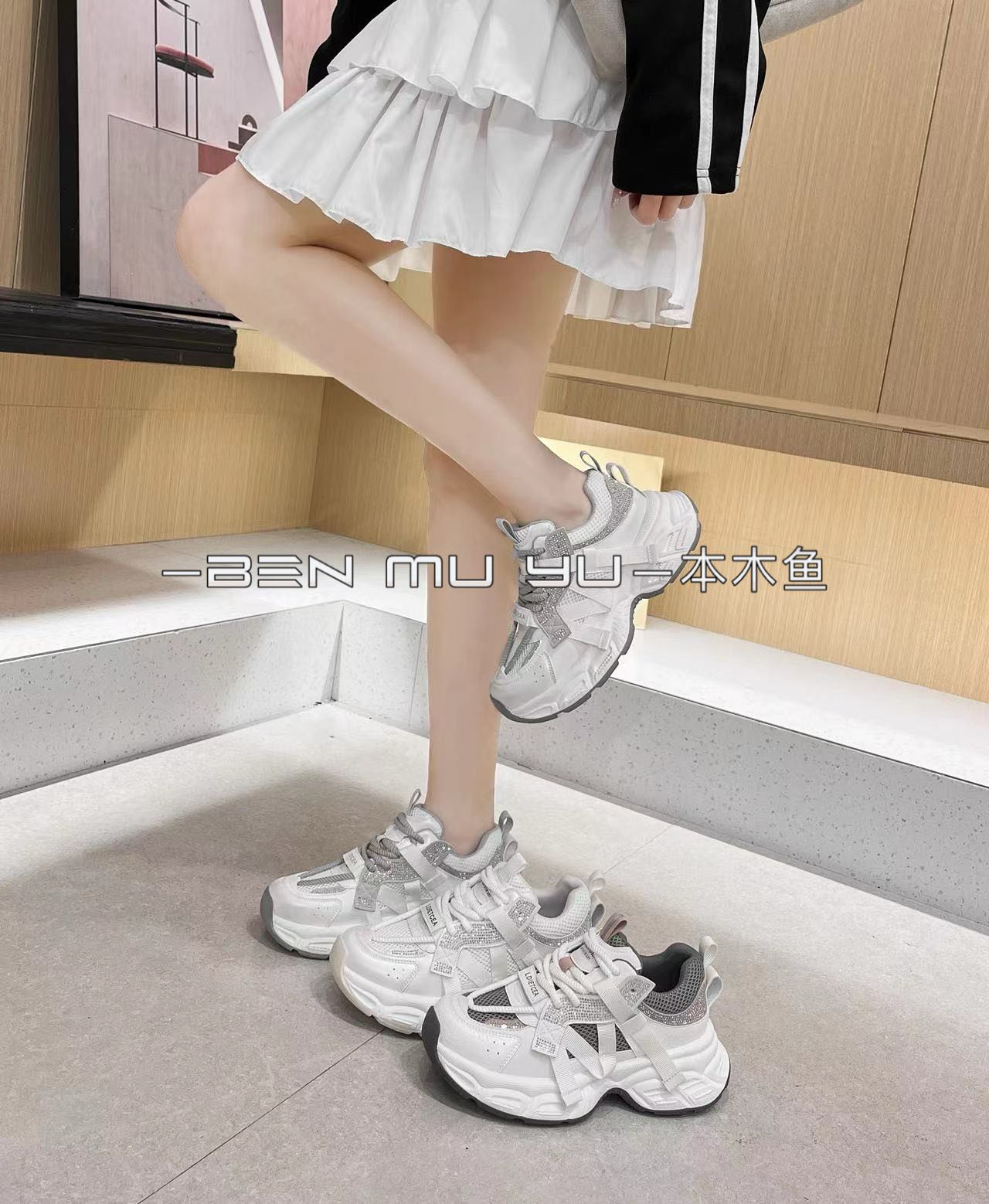 【韩衣舍】6941本木鱼系带水钻常规款时尚休闲运动老爹鞋