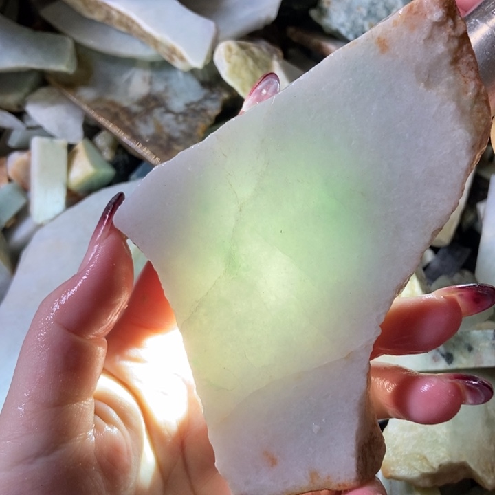 翡翠颈饰未镶嵌天然翡翠