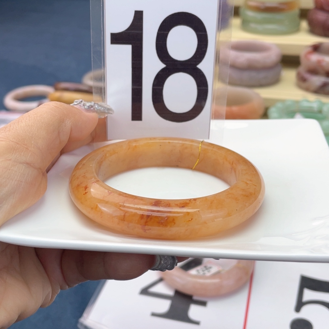 石英质玉未镶嵌手镯