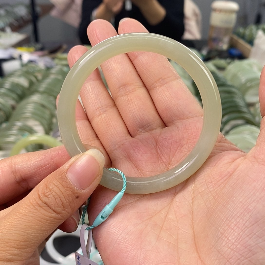 和田玉和田玉手镯54未镶嵌