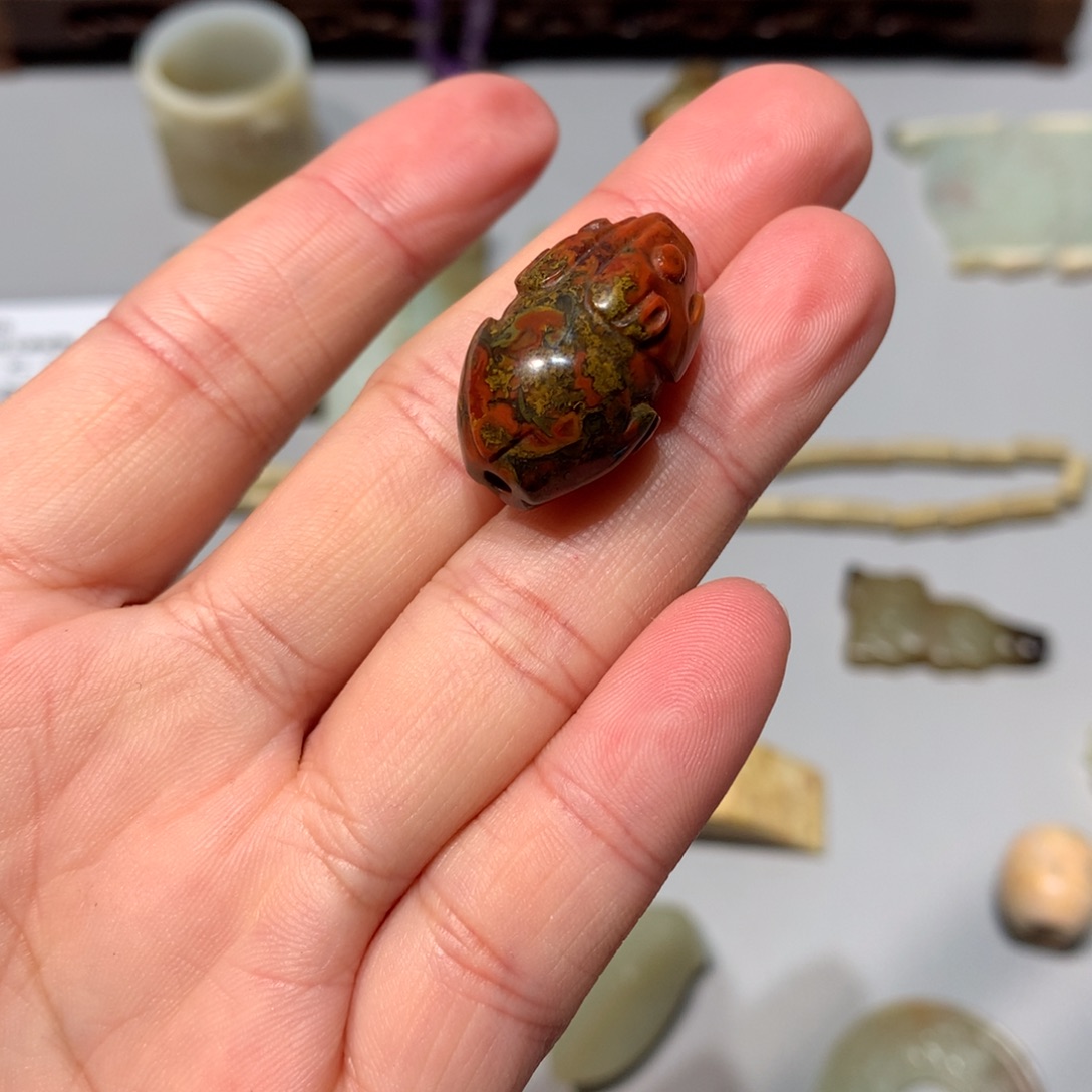 昨***风和田玉未镶嵌颈饰