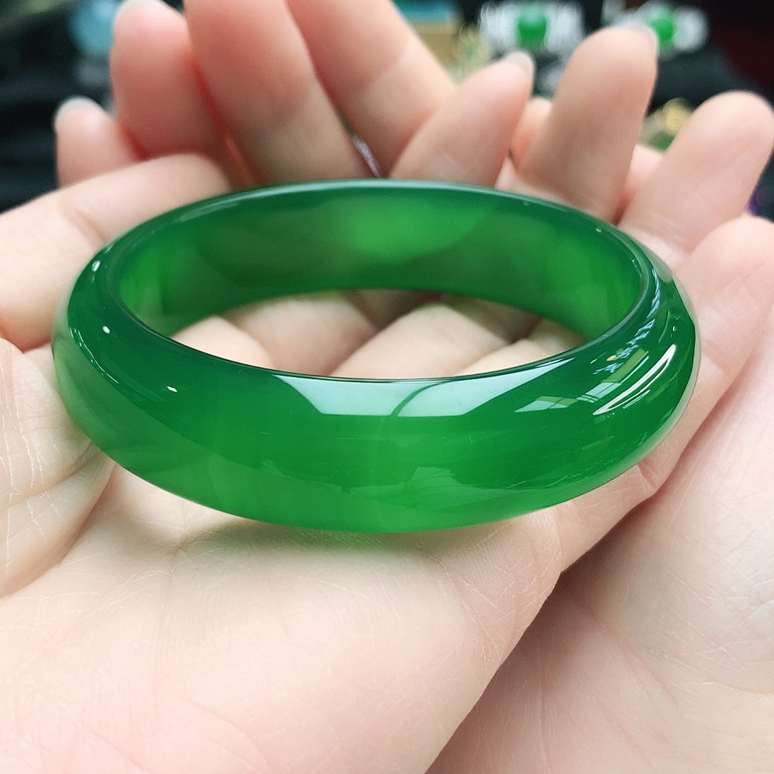 玛瑙/玉髓手镯未镶嵌陈****辰